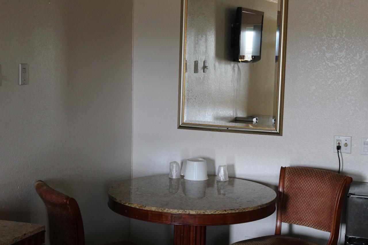 Starlite Motel Беллфлауэр Экстерьер фото